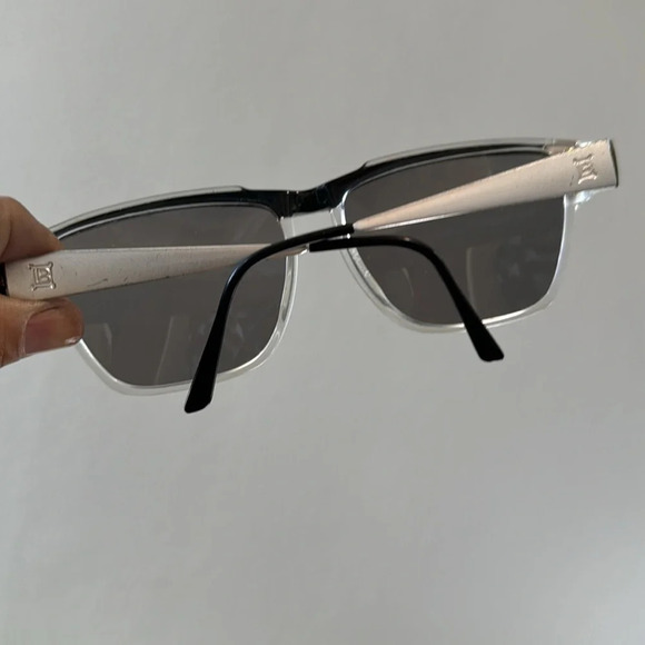 Vintage Laura Biagiotti Italy  80’s Black Silver Sunglasses pristine with case - Picture 4 of 15